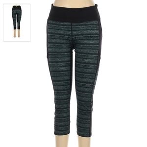 Athleta M Capri Leggings Black and Green patterns